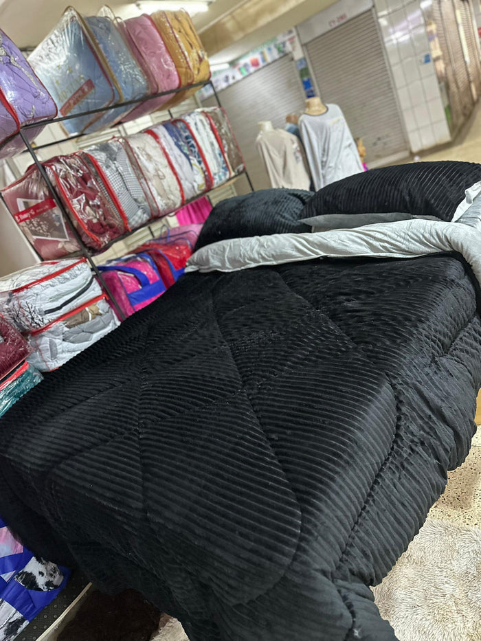 Black Velvet 4pc Duvet Set – 5x6