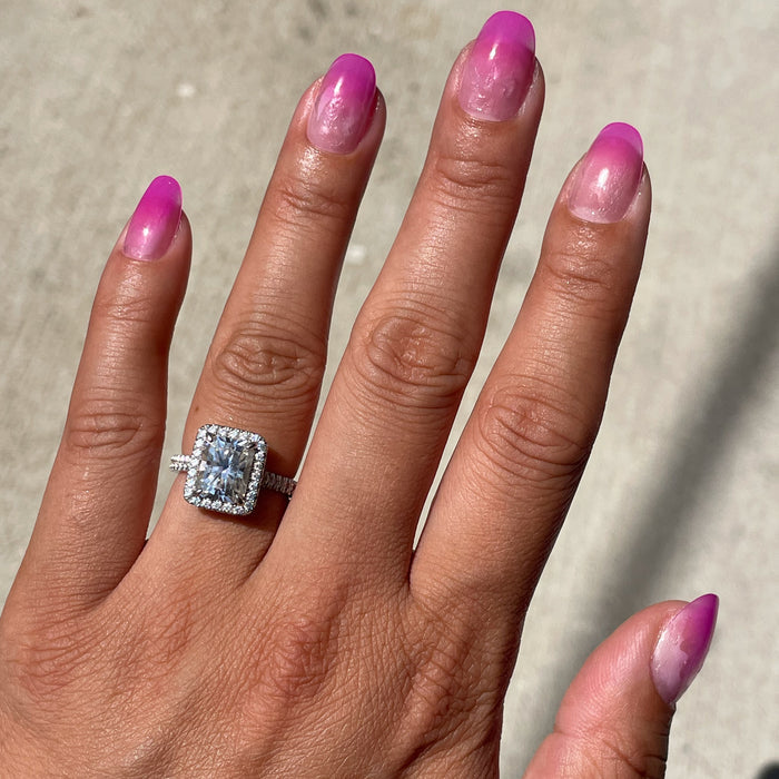 Jelly Magenta Gradient - Press-On | Short | Round showing short round false nails with bright magenta gradient at-home manicure