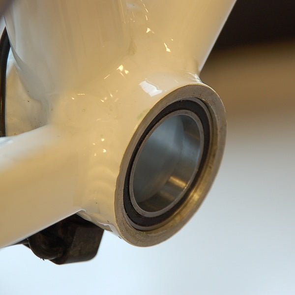 BB30 Shell with bearings installed