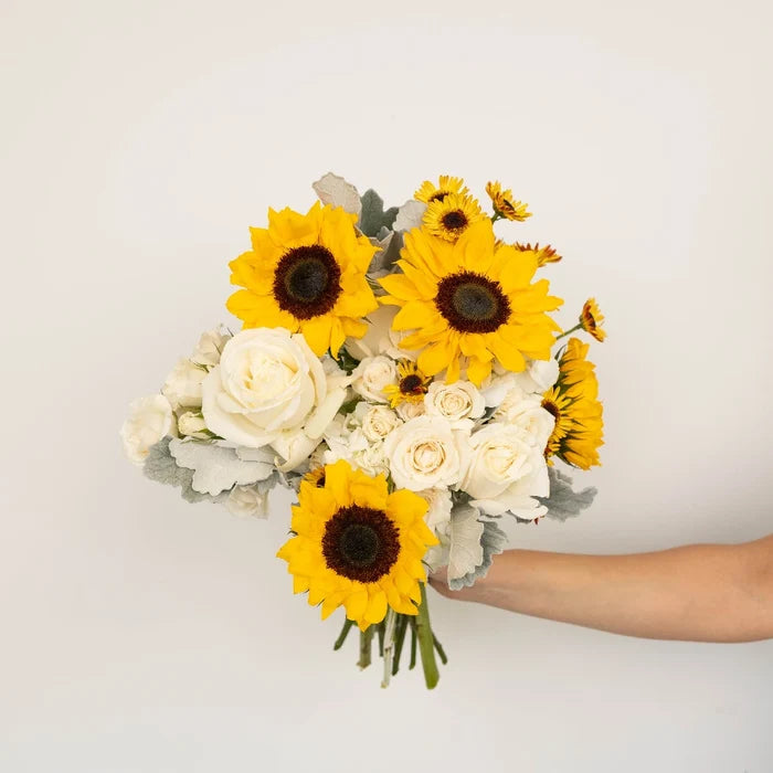 Bright Sky Diy Flower Kit Hand - Image