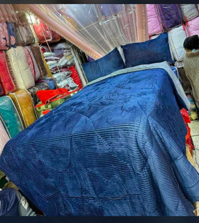 Dark Navy Embossed Velvet 4pc Duvet Set – 5x6
