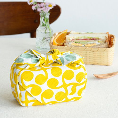 Furoshiki Isa Monyo Reversible 48 (New Sprout Yellow/Light Green)