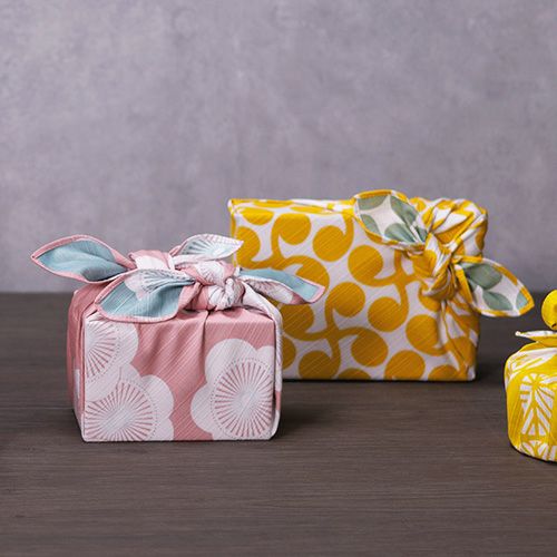 Furoshiki Isa Monyo Reversible 48 (New Sprout Yellow/Light Green)