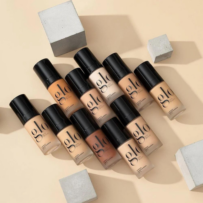 Glo Luminous Liquid Foundation SPF 18 - Almond, 30 ml