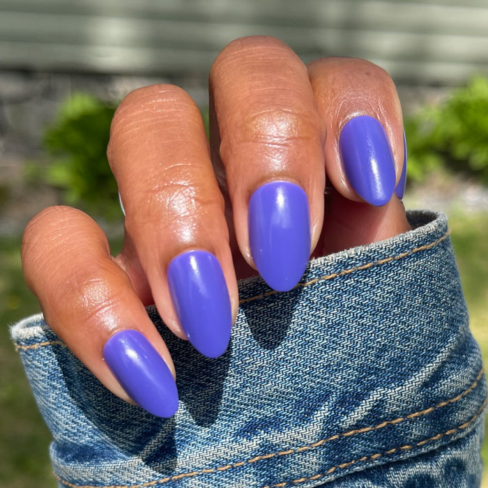 House of O&J - Press-On | Medium | Almond in vibrant deep purple for a stylish, easy at home manicure with false nails