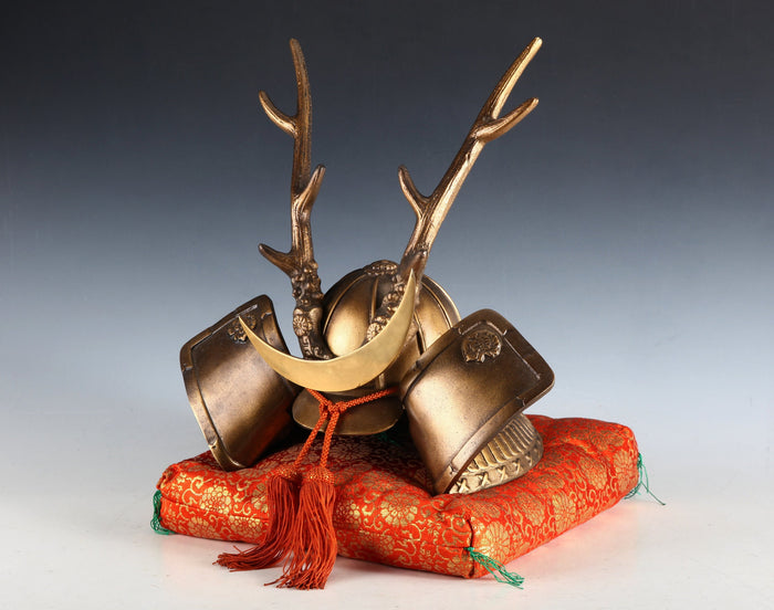 Japanese Samurai Helmet -Yamanaka Shikanosuke Kabuto- Gold Colored