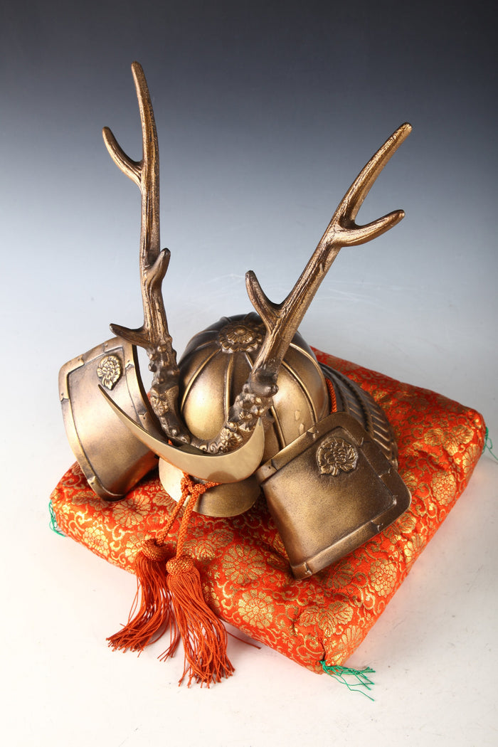 Japanese Samurai Helmet -Yamanaka Shikanosuke Kabuto- Gold Colored