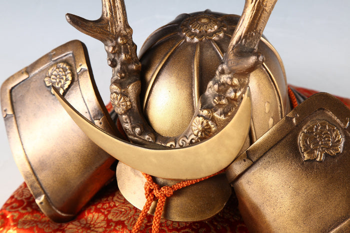 Japanese Samurai Helmet -Yamanaka Shikanosuke Kabuto- Gold Colored