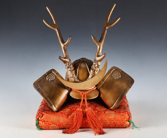 Japanese Samurai Helmet -Yamanaka Shikanosuke Kabuto- Gold Colored