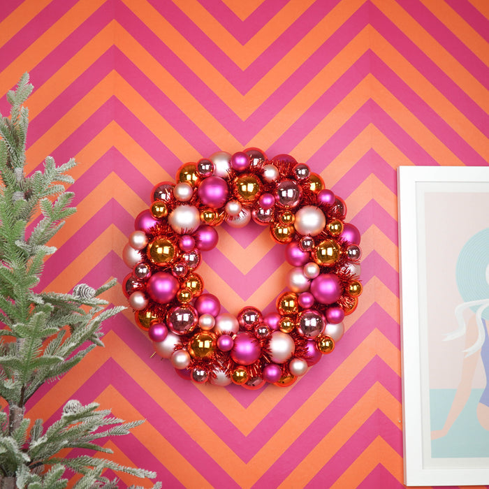 Kerstversiering -  Kerst Krans Kerstballen -  Kunststof - Roze/Oranje - 34x10 cm