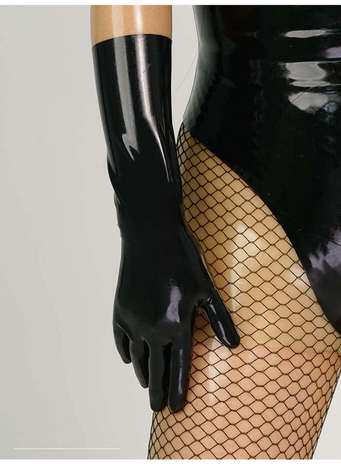 Black latex full-length gloves for immersive role-play, 35cm length, from Inthemask by Moli's, designed for realistic costume use.
