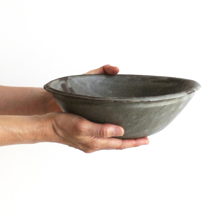 Sabi-Nezu Serving Bowl
