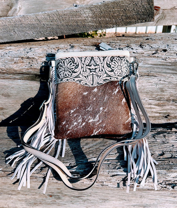 Top Notch Accessories Betty Cowhide Crossbody Fringe Purse In Beige
