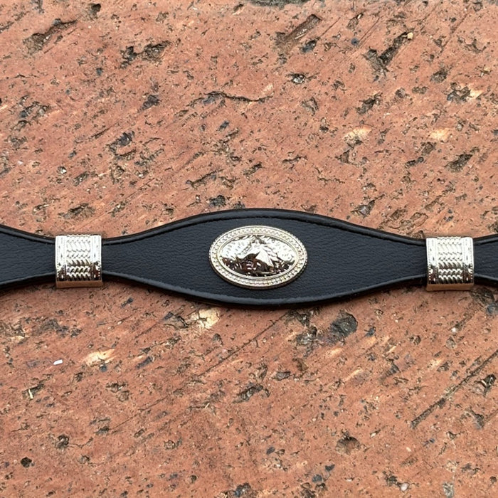 Black leather hat band with a Horse Head Concho with silver bands separating them. This hat band is fully adjustable with a Western style buckle.