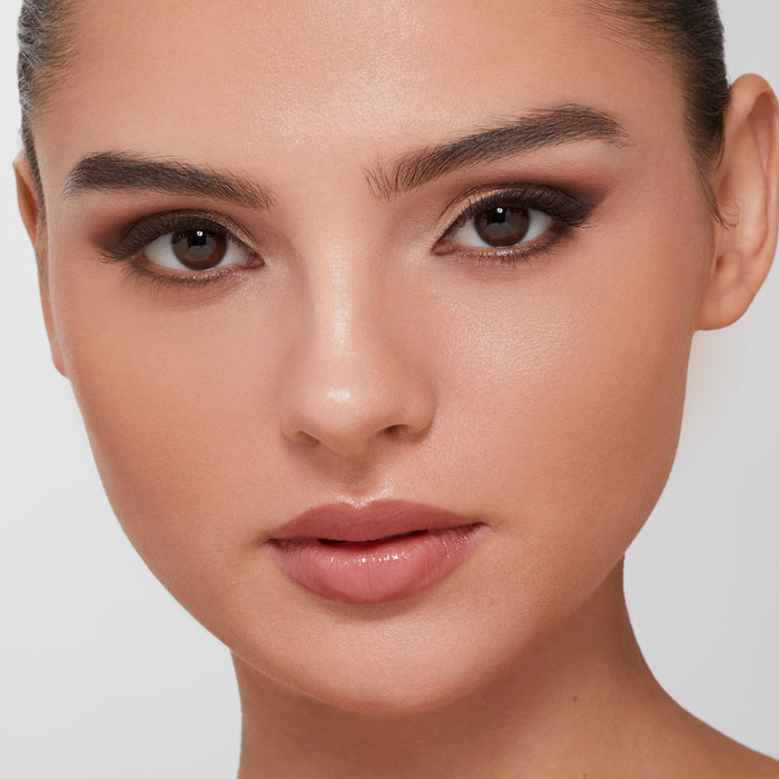 model of cream bronzer