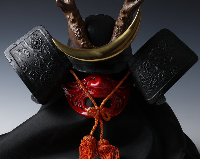Vintage Japanese Samurai Kabuto Helmet  Yamanaka Shikanosuke Bronze Display