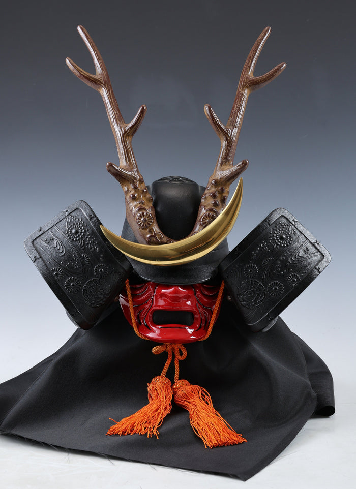 Vintage Japanese Samurai Kabuto Helmet  Yamanaka Shikanosuke Bronze Display