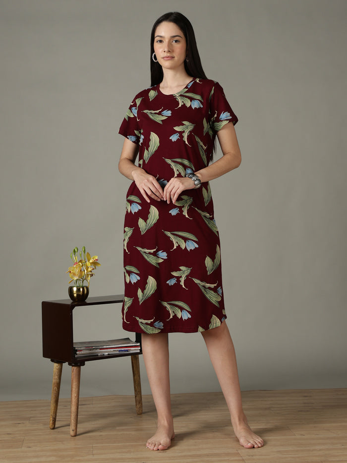 Plus size women’s short nighty in wine floral print with soft fabric