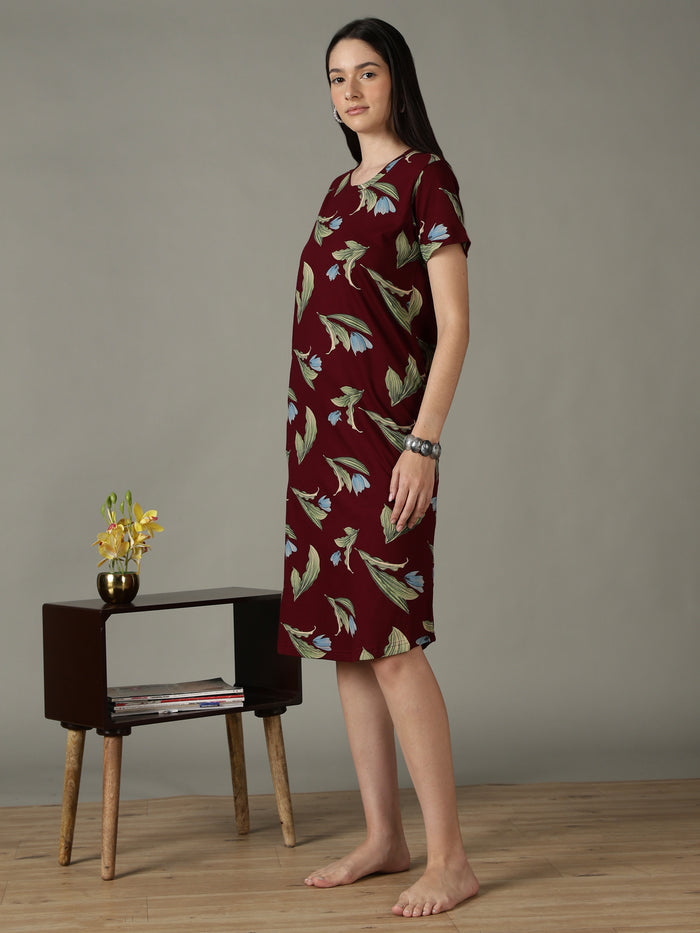 Plus size women’s short nighty in wine floral print with soft fabric